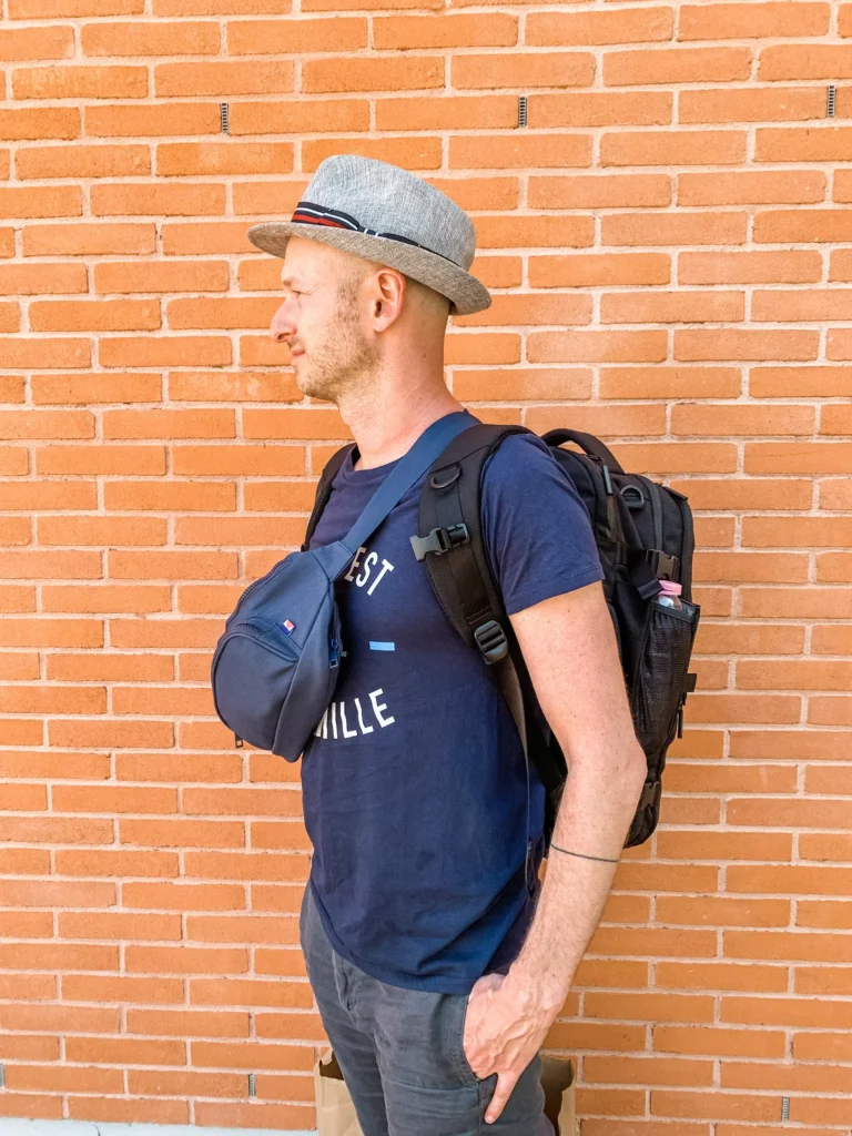 How to Travel Like a Minimalist With Only One Bag/Suitcase