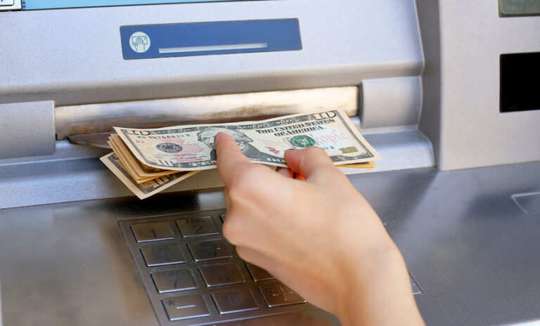 How to Exchange Money Like a Pro and Avoid Hidden Fees While Traveling
