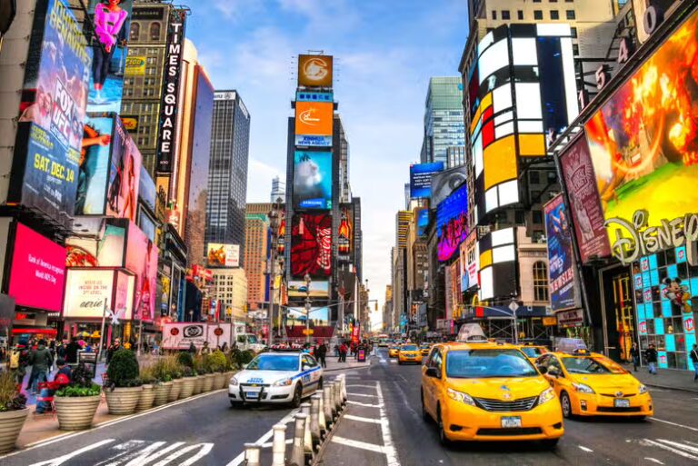 The Ultimate Travel Guide to New York City Featuring Insider Tips and Top Neighborhoods