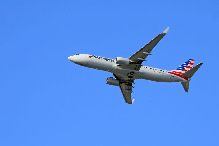 Best Time to Book Flights for the Lowest Prices (Data-Backed Guide)